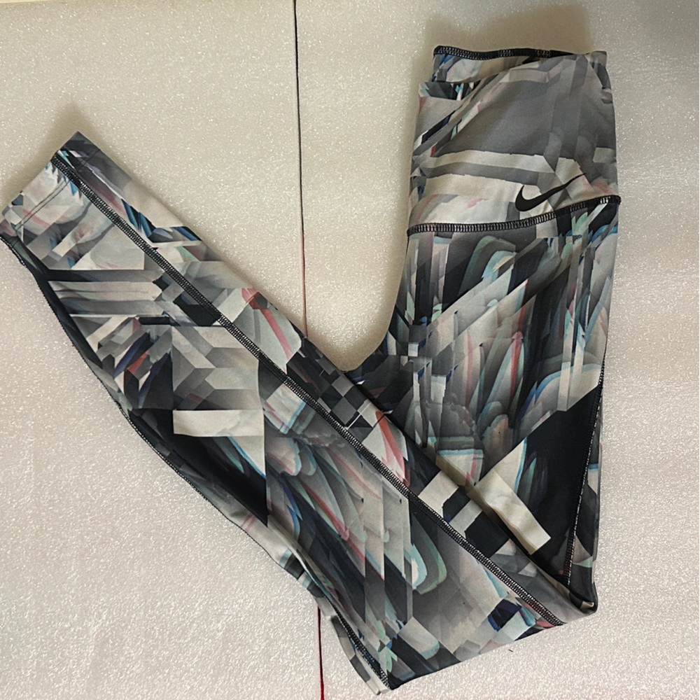 Nike Dri-Fit leggings activewear workout comfortable sportswear
